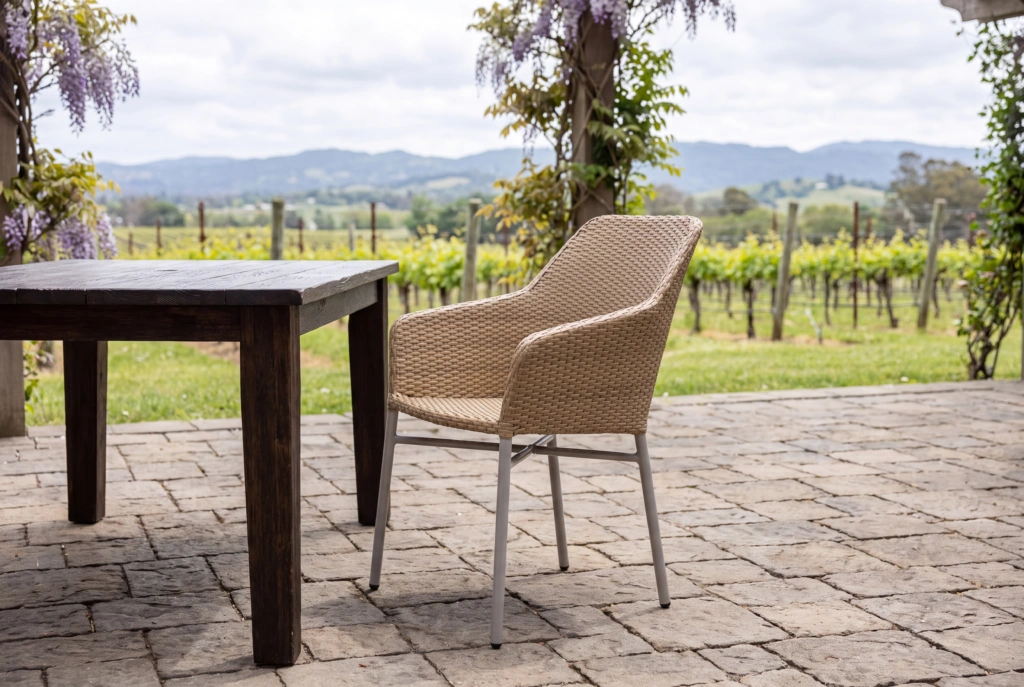 Madeira A – Narrow Wicker setting