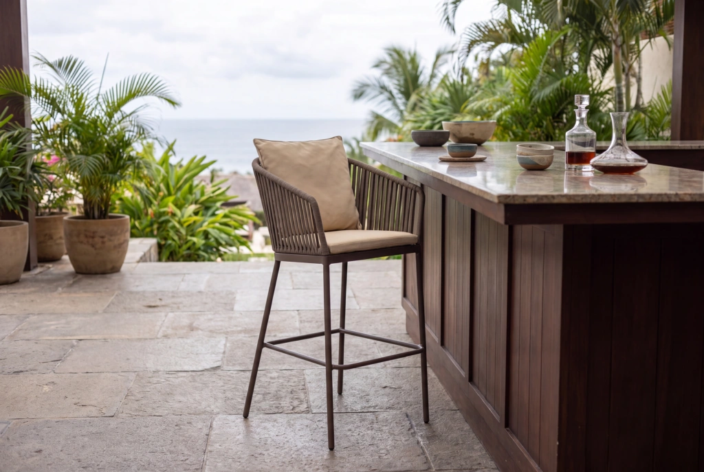 Captiva Barstool setting