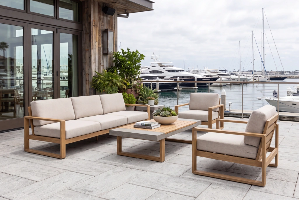 Palm Beach 3-Seat Sofa setting