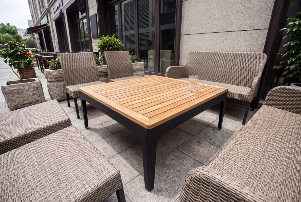 Vero Beach Coffee Table – Square setting