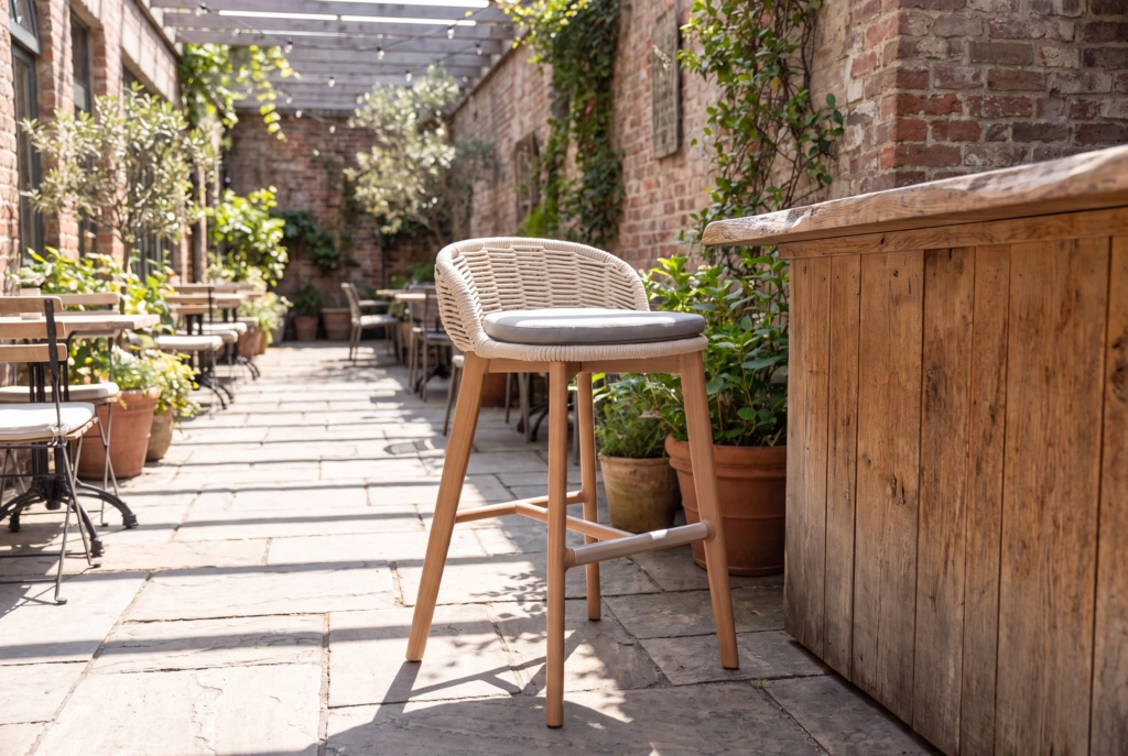 Bagel Barstool setting