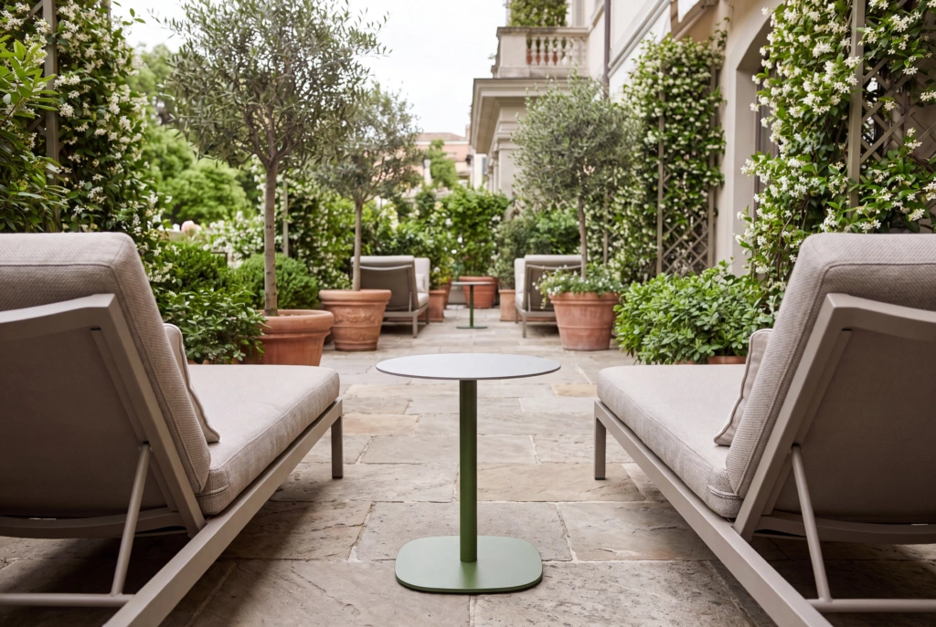Bergen Side Table setting