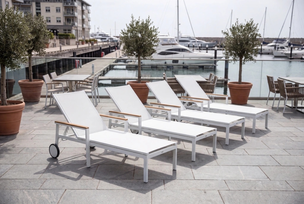 AL-5602 Sunlounger A+W setting