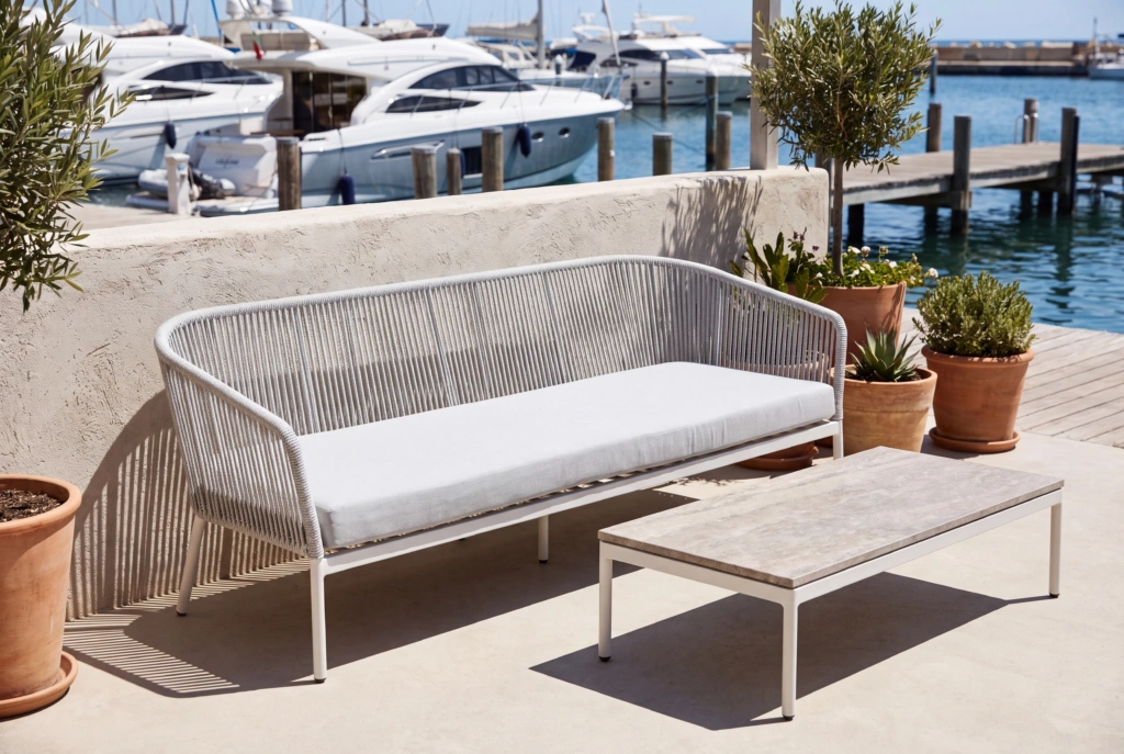 Captiva 3-Seat Sofa With Rope setting
