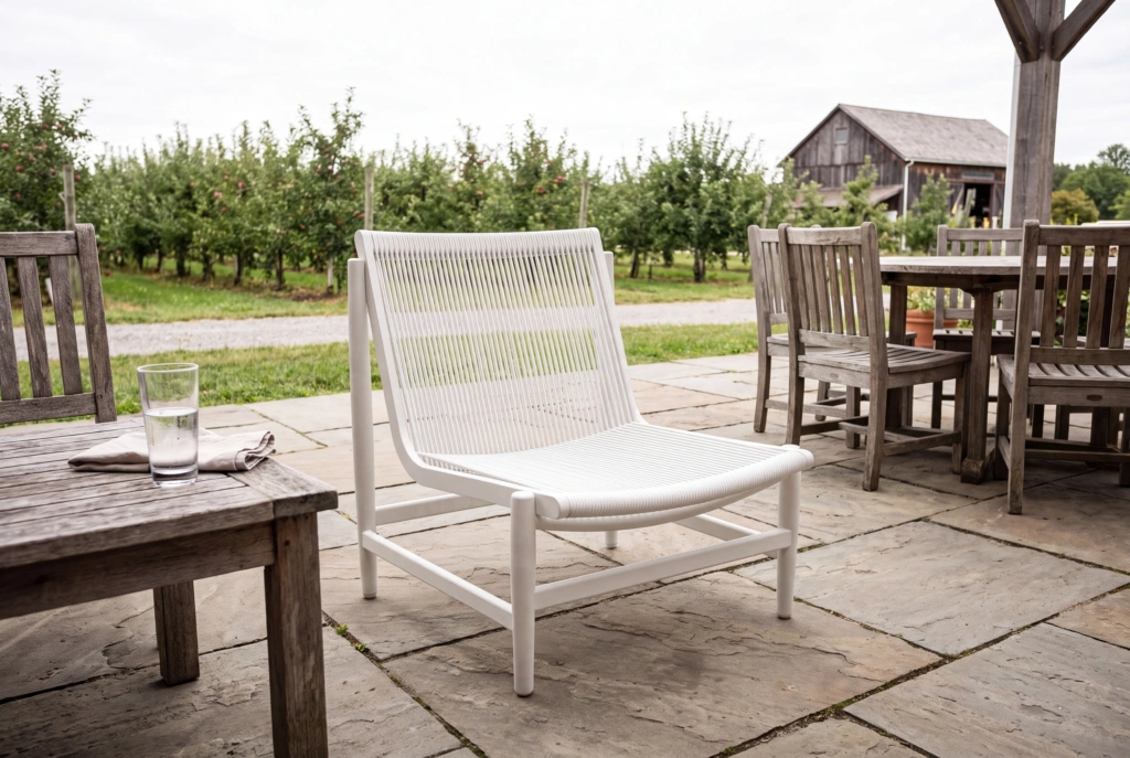 String Lounge Chair setting