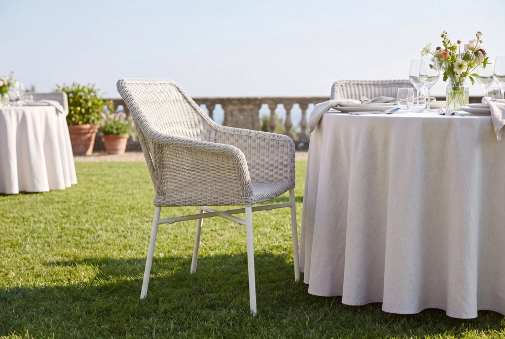 Madeira A Round Wicker setting