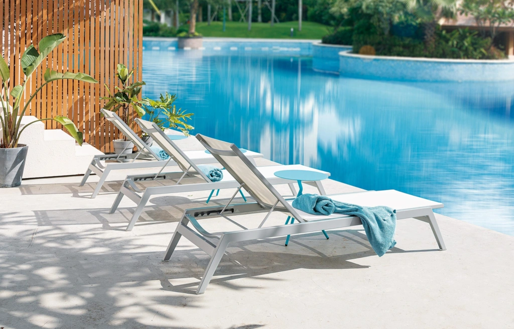 Maldives Sunlounger With Vero Beach 5351 Side Table Install 2