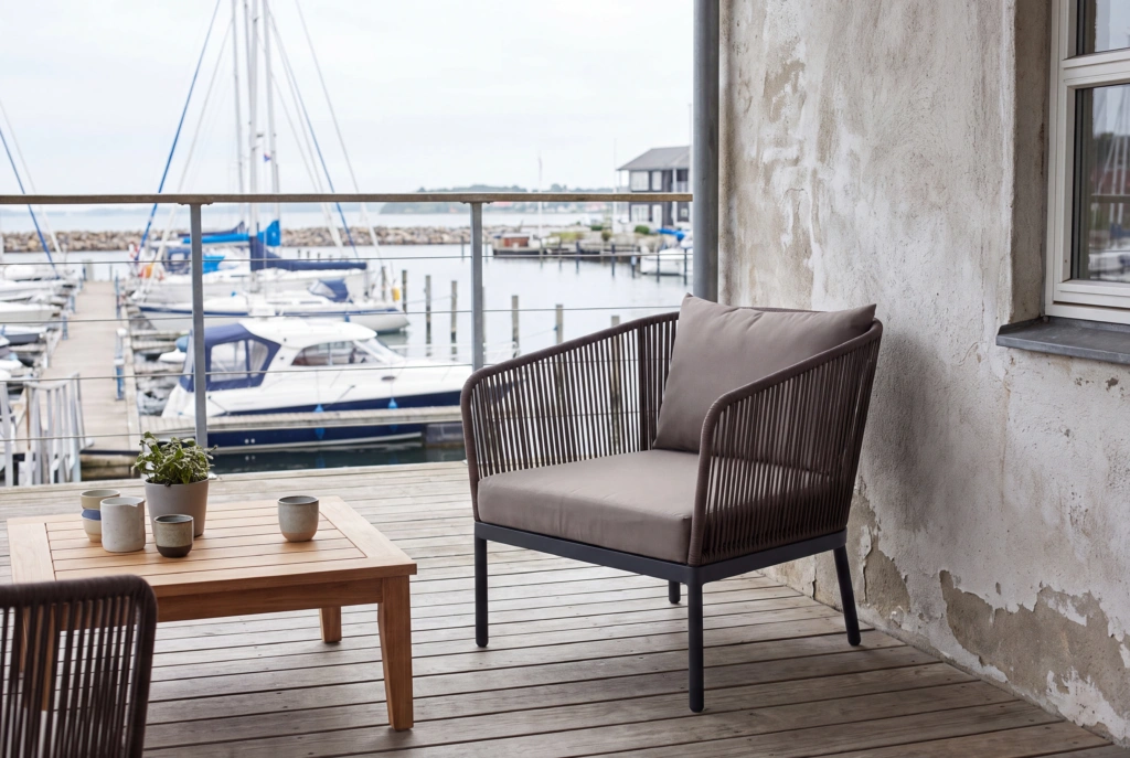 Captiva Lounge Armchair With Strap setting