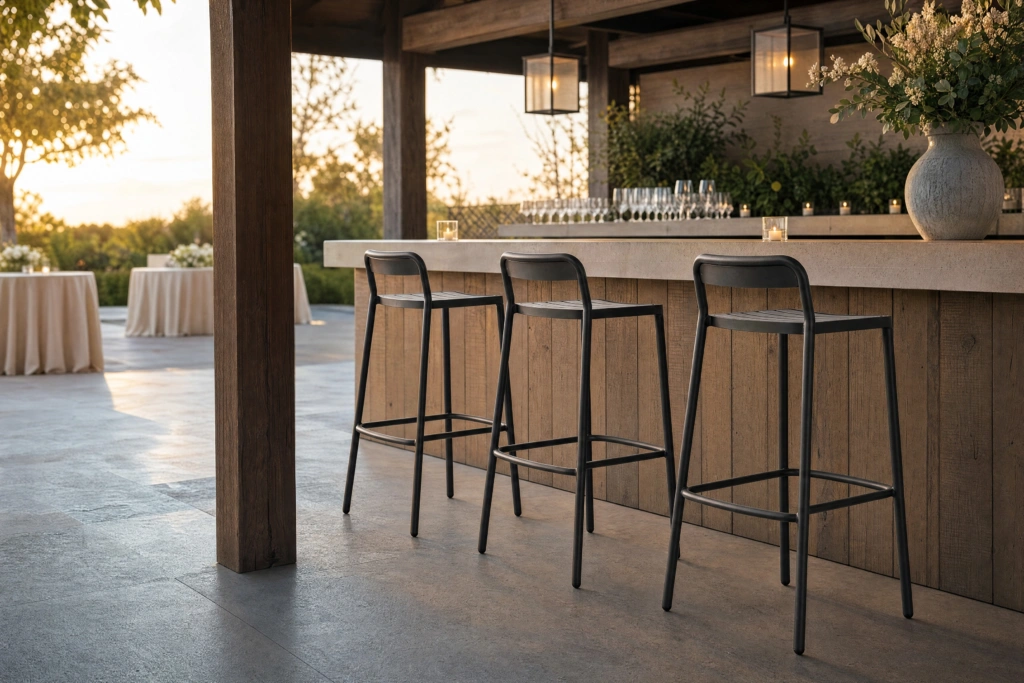 Oval Barstool – Faux Teak setting
