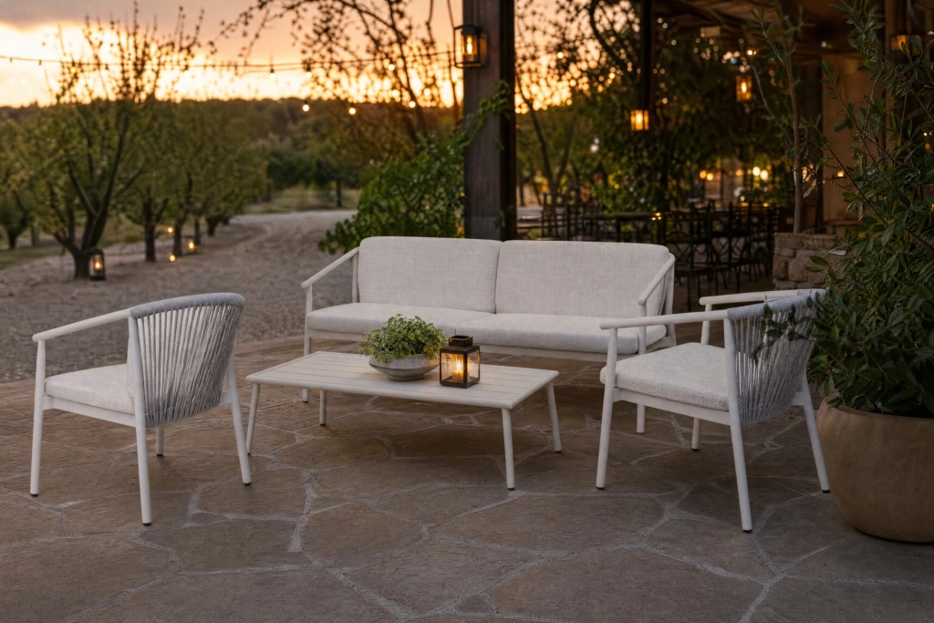 RP-02 Lounge setting