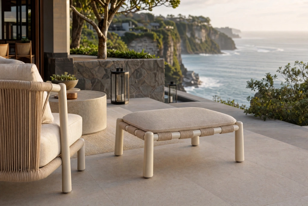 Kauai Footstool setting