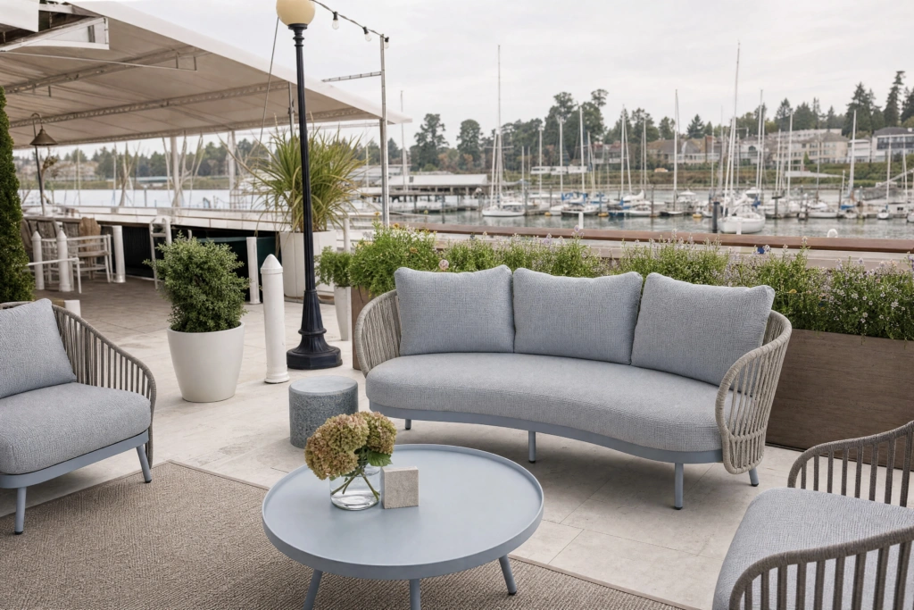 Jumbo Curved 3-Seat Sofa with Strap setting